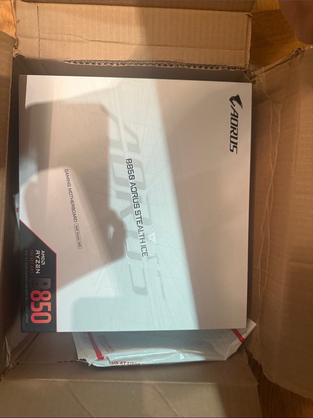 GIGABYTE AORUS R8S0 STEALTH ICE Motherboard - White